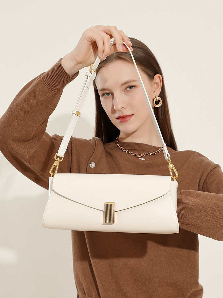 YY-SHO-027 cowhide editorial red baguette crossbody — wholesale red statement baguette YANYAN