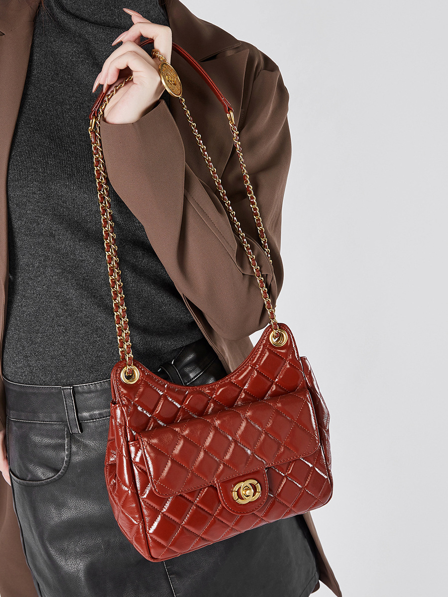 Hobo Chanel-Style Cowhide Shoulder Crossbody — Wine Purple Premium view 4