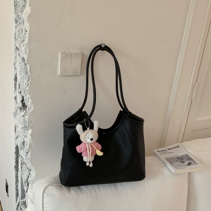 Vintage Minimalist Shoulder Bag view 3