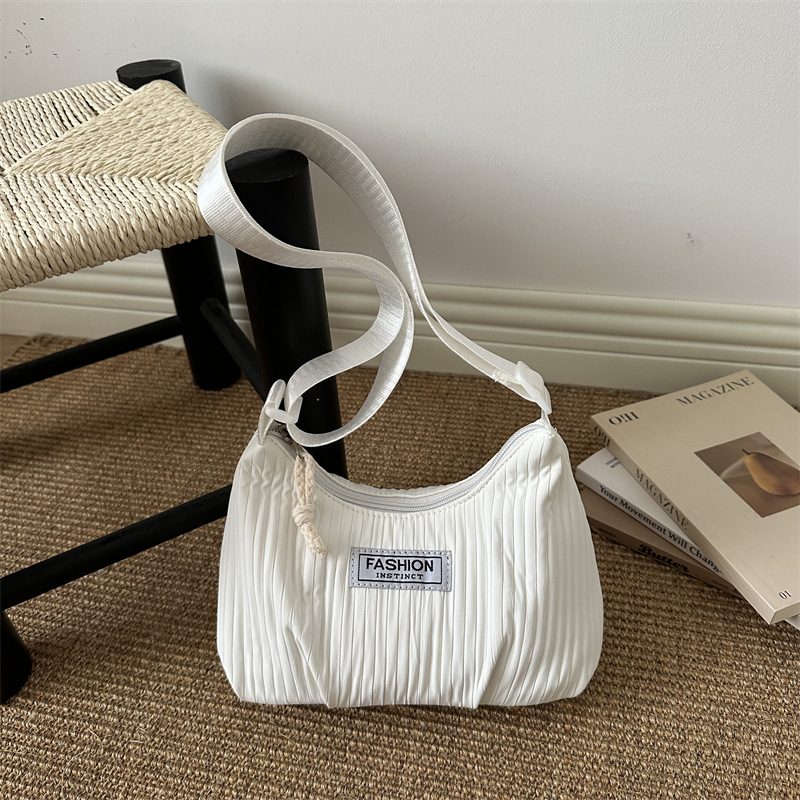 Minimalist Solid Color Shoulder Bag view 3