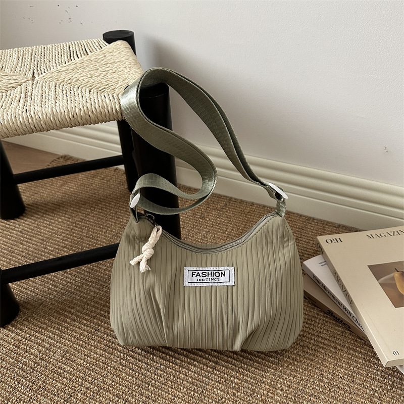 Minimalist Solid Color Shoulder Bag view 4