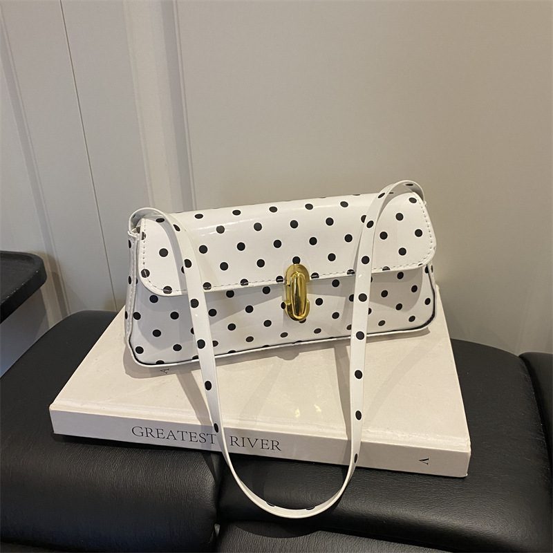 Minimalistische strukturierte Designer-Schultertasche view 2