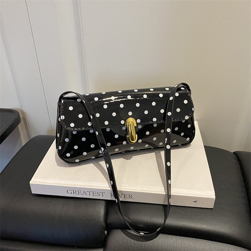 Minimalistische strukturierte Designer-Schultertasche view 8