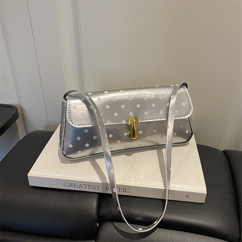 Minimalistische strukturierte Designer-Schultertasche view 9