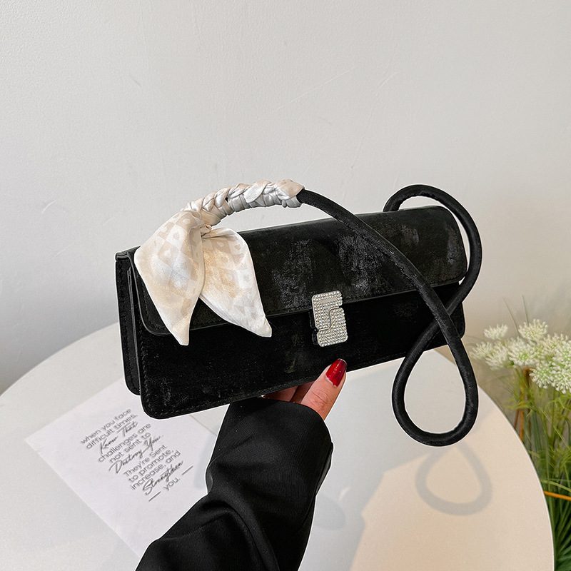 Minimalist Baguette Shoulder Bag view 4
