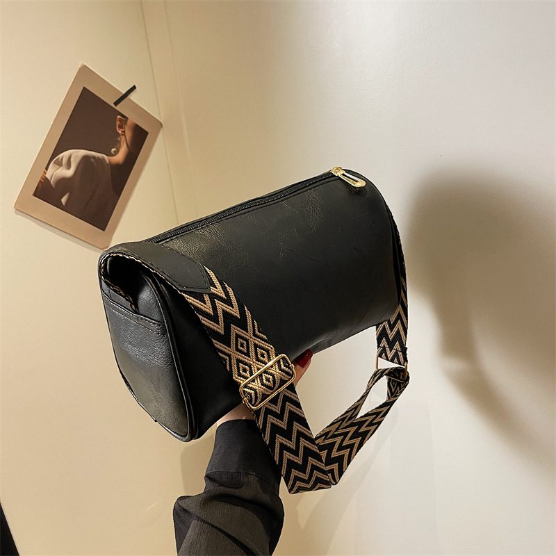 Casual Pillow Shoulder Bag view 2