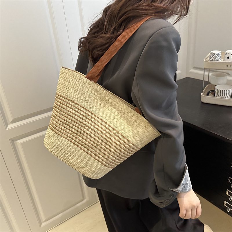 Sac épaule color-block en corde de coton tissée view 2