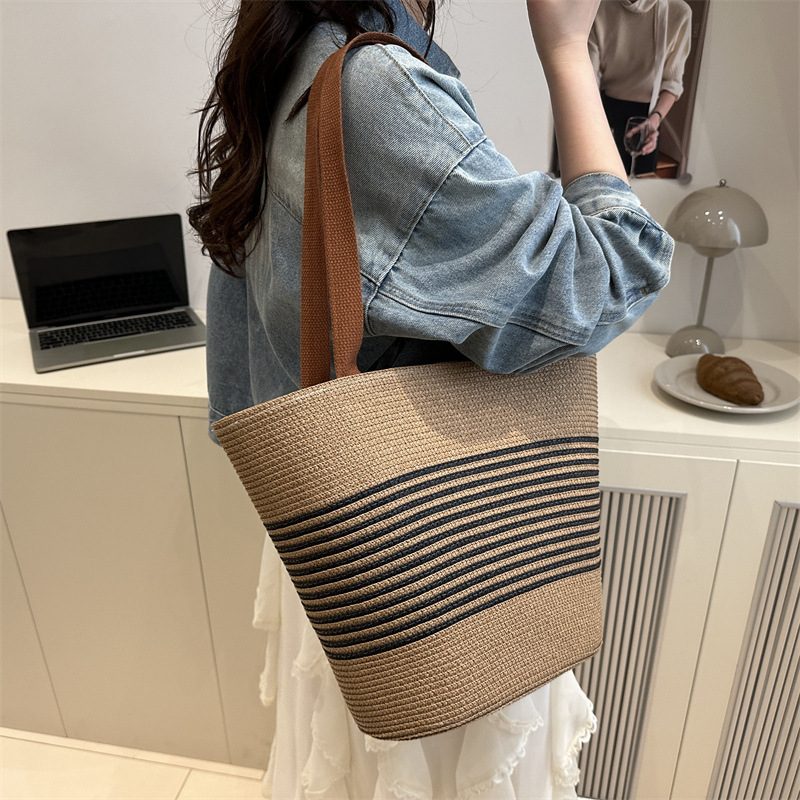 Sac épaule color-block en corde de coton tissée view 3