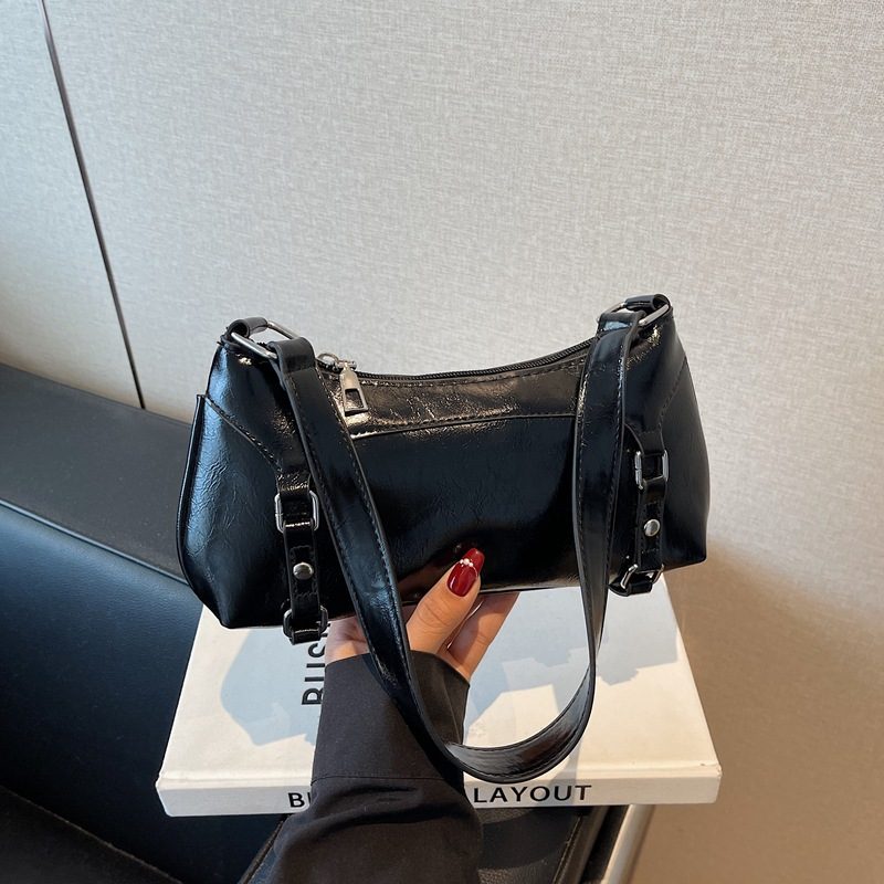 Minimalist Solid Baguette Shoulder Bag view 4