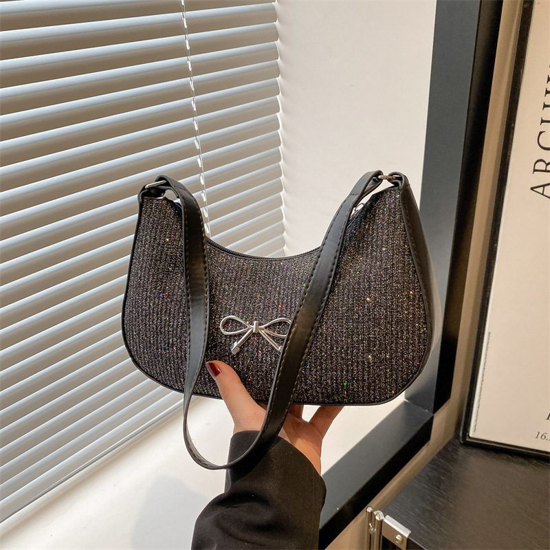 Bolsa de Ombro Meia-Lua com Laço e Strass view 2