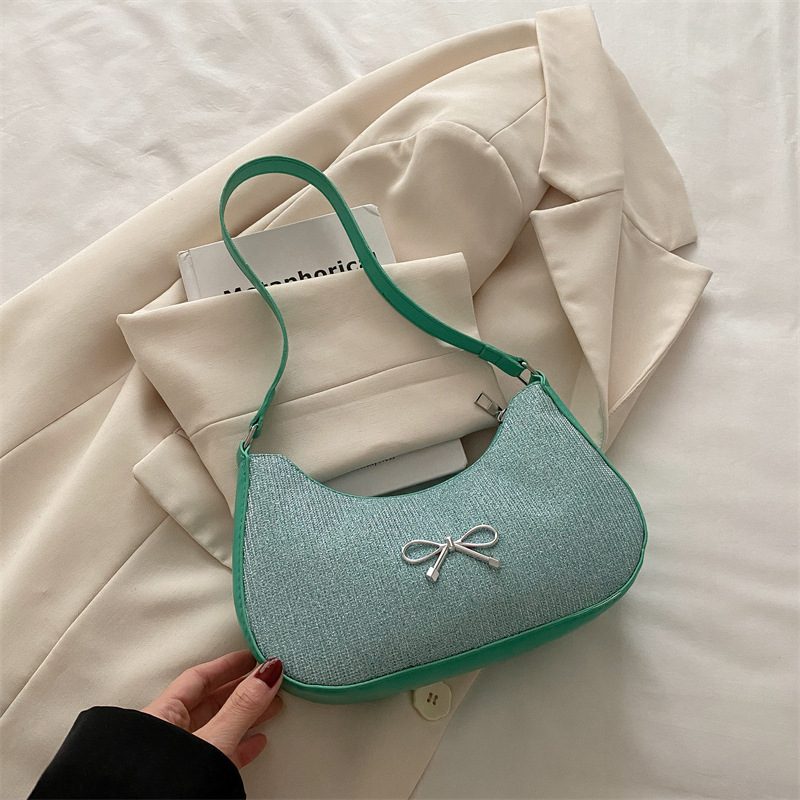 Bolsa de Ombro Meia-Lua com Laço e Strass view 6