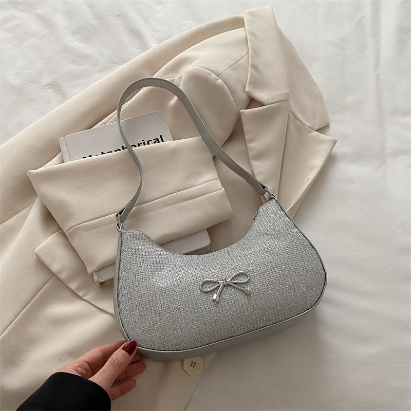 Bolsa de Ombro Meia-Lua com Laço e Strass view 7