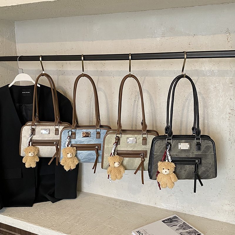 Smiley Charm Shoulder Bag for Commute