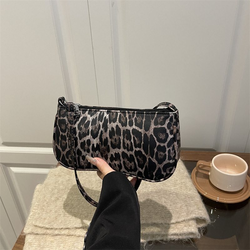 Leopardenmuster Achsel-Schultertasche view 2