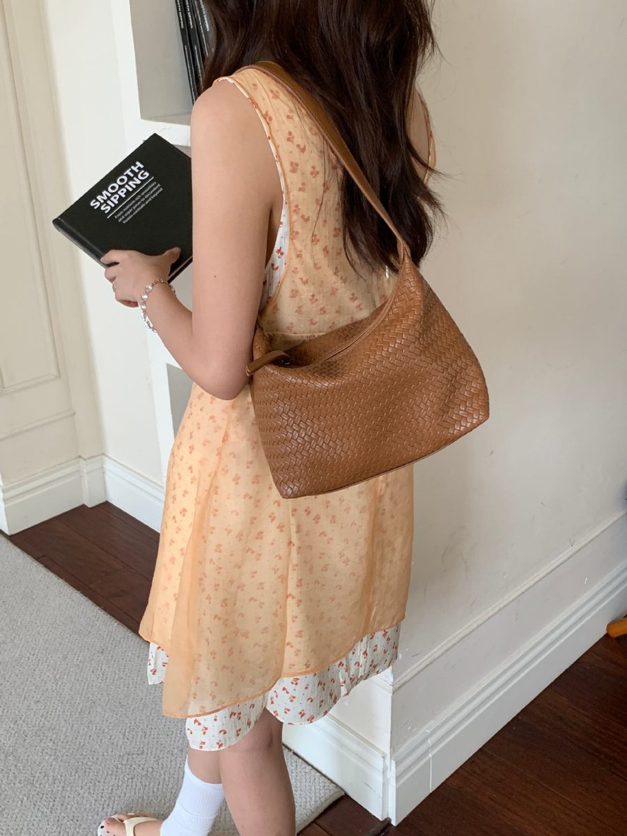 Woven Pillow Shoulder Bag Minimalist view 8