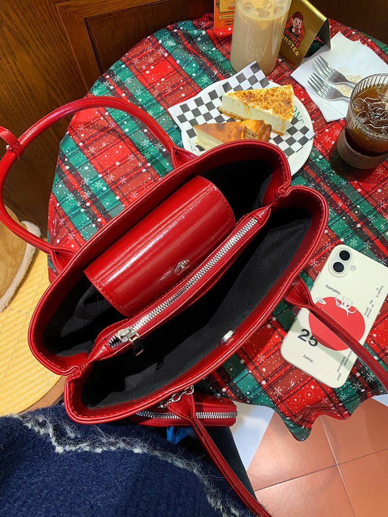 Women's Red Heart Charm Baguette Shoulder Bag view 3