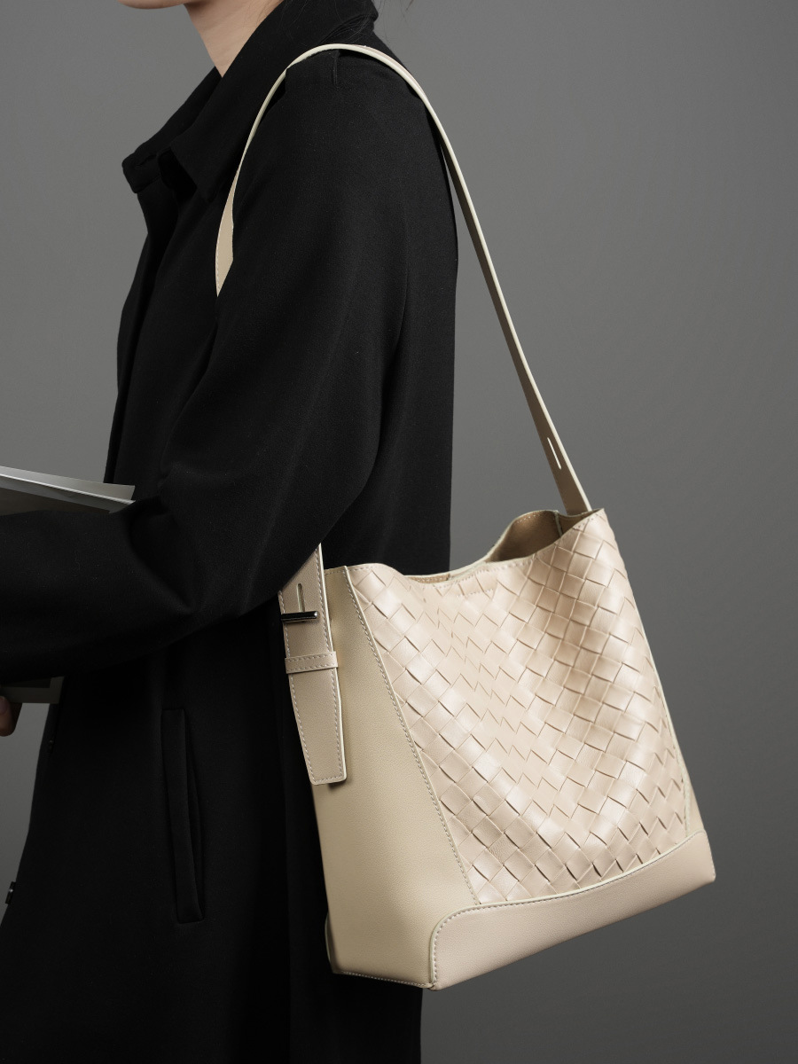YY-TOT-021 hand-woven cowhide mother daughter tote set in off-white — wholesale woven tote set YANYAN