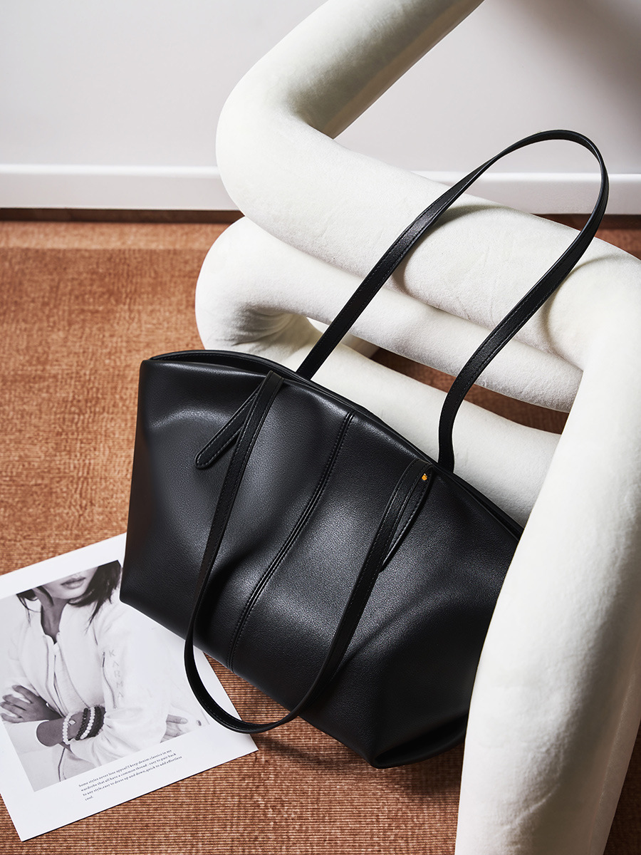 Bolso Tote Grande Casual de Piel de Vaca — Dos Colores para Oficina y Commuting view 4