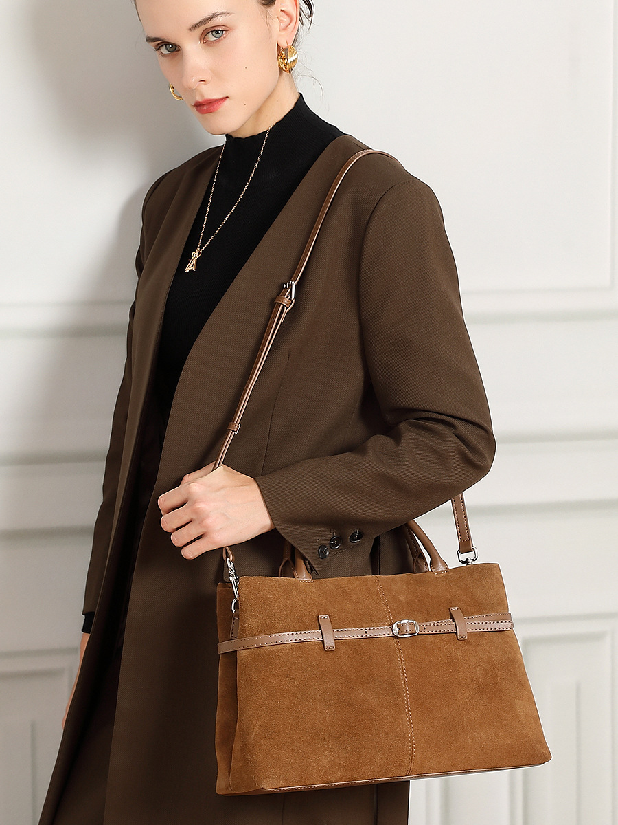 Suede Relaxed Large Tote — Four-Colour Wine Purple Statement view 3