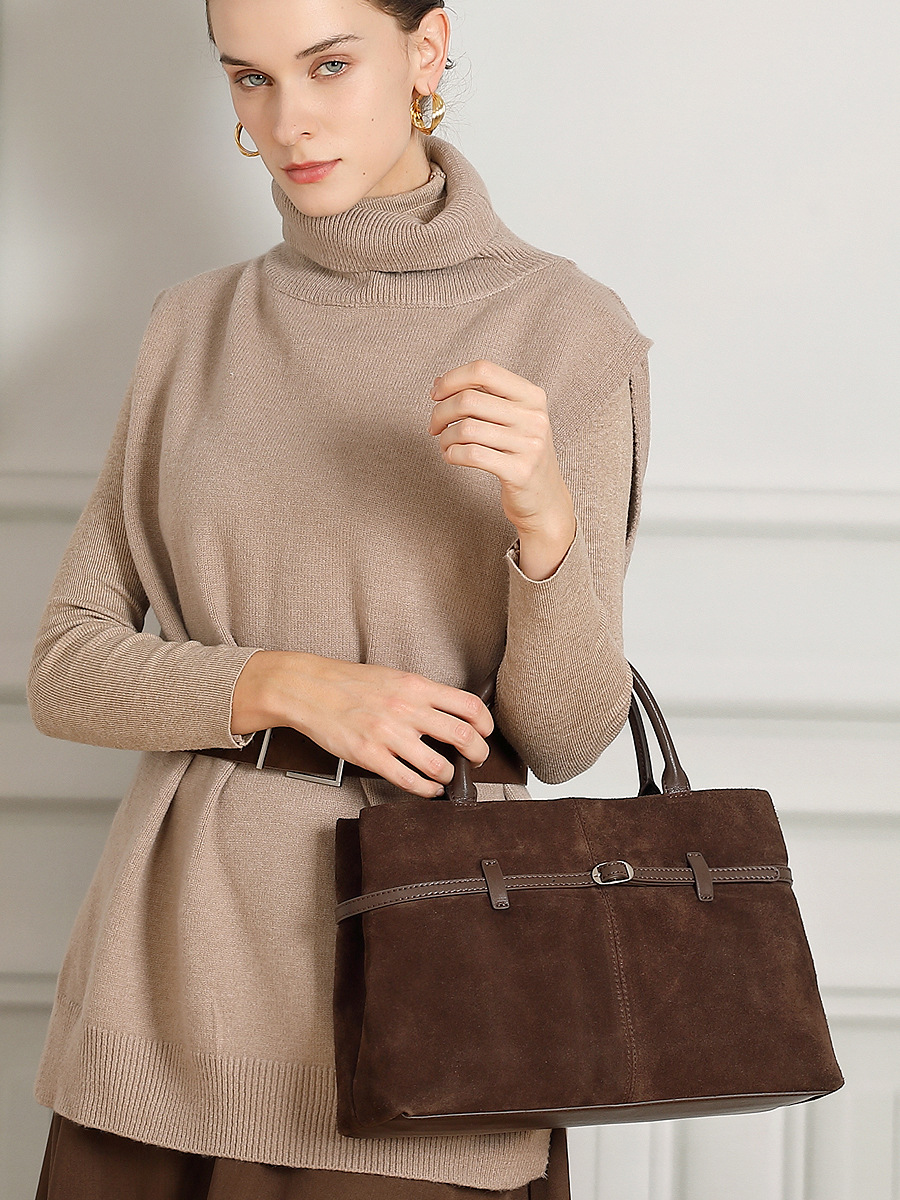 Suede Relaxed Large Tote — Four-Colour Wine Purple Statement view 4