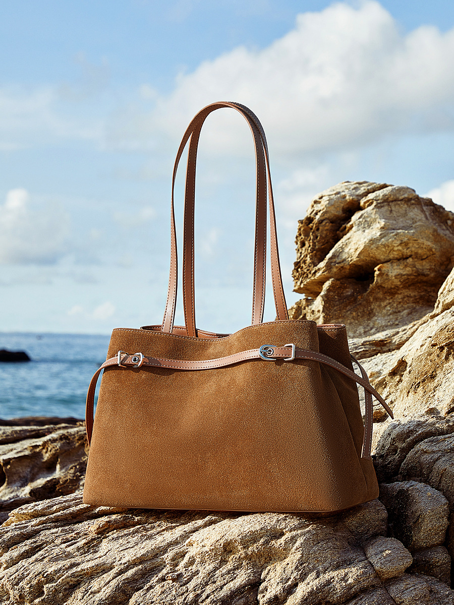 Suede Vintage Large Hand-Carry Tote — Soft Three-Colour view 4