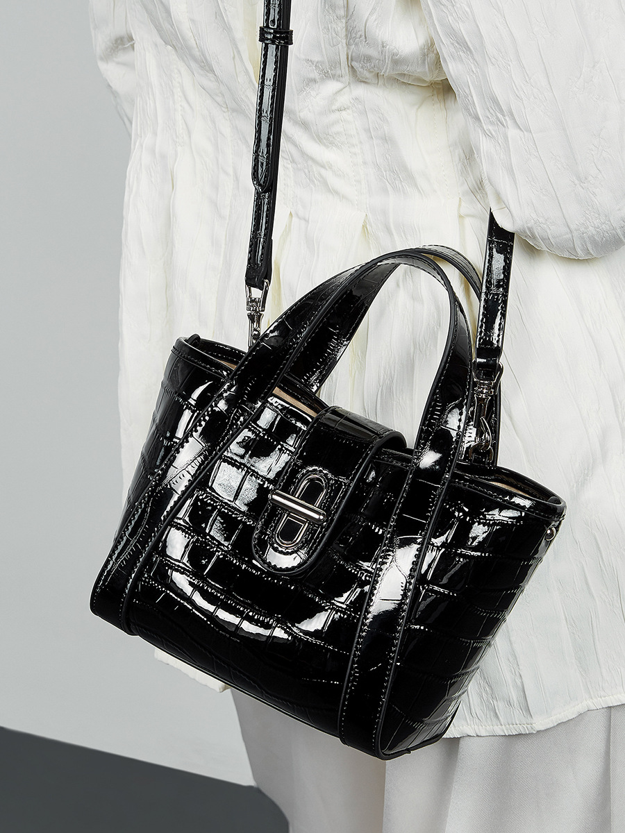 Croc-Pattern Market-Basket Tote — Two-Colour Mini Statement view 3