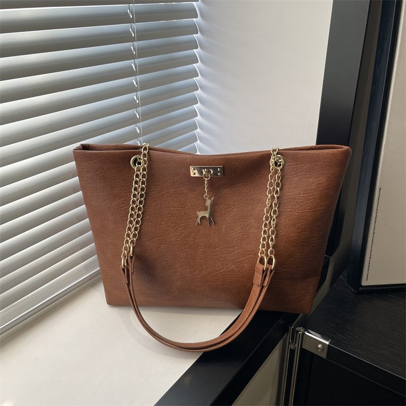 Chain Strap Matte Underarm Tote Bag view 4