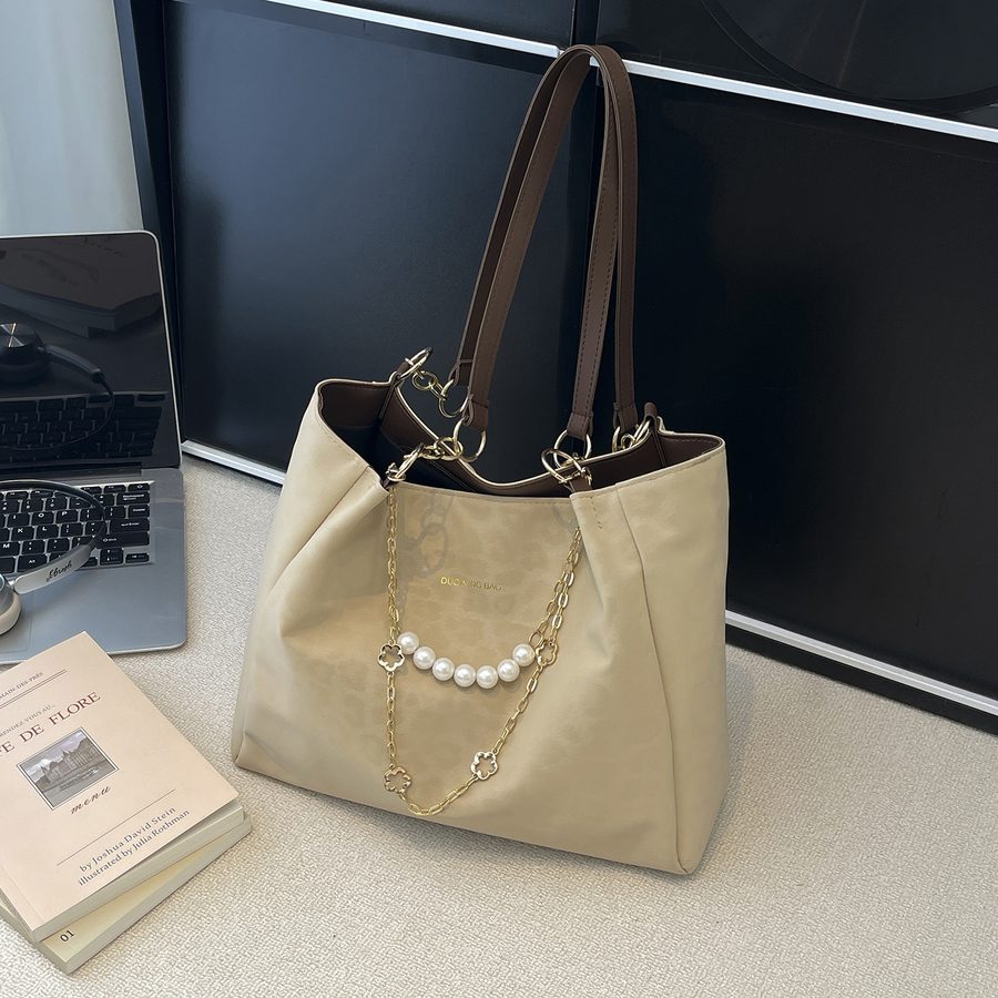 Pearl Chain Large Capacity Shoulder Tote Bag view 3