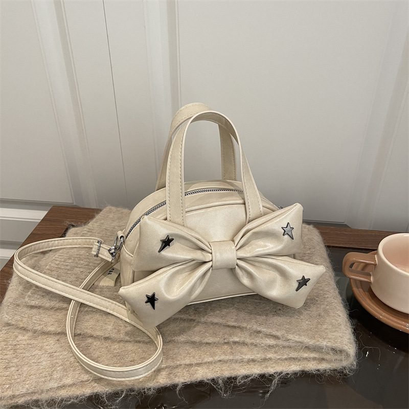 Sac à main et épaule à nœud papillon style coréen tendance hiver chic et léger pour le travail 2026 view 2