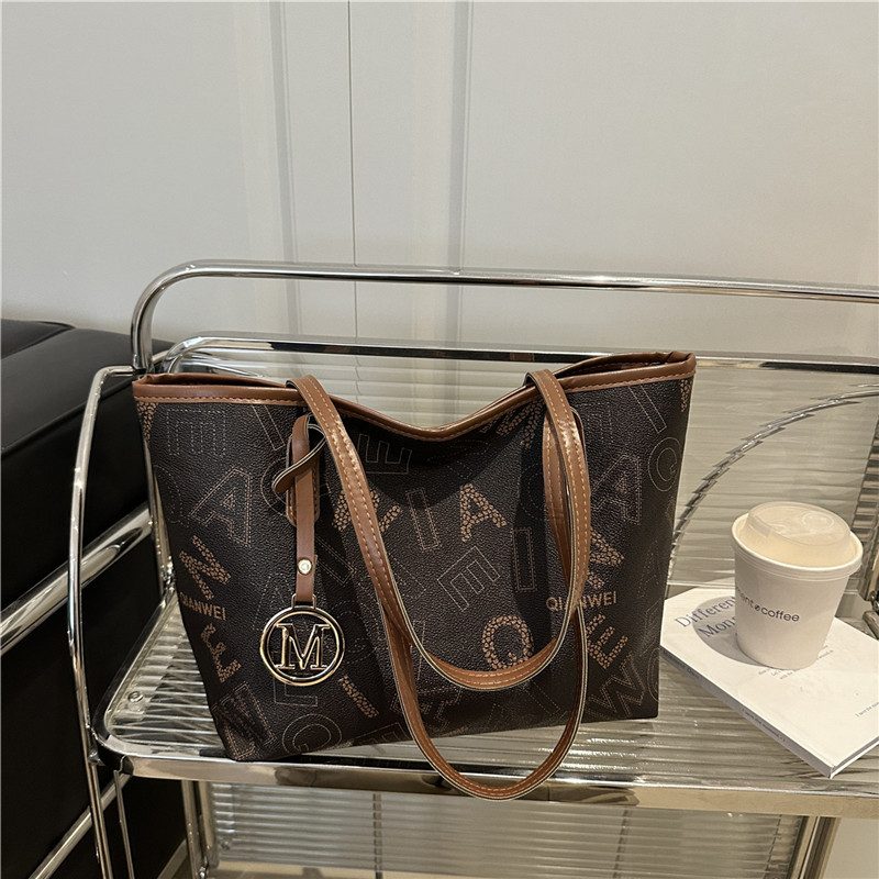 Printed Large Tote Shoulder Bag view 3