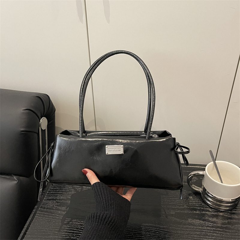 Versatile Shoulder Tote Bag with Messenger Style view 2