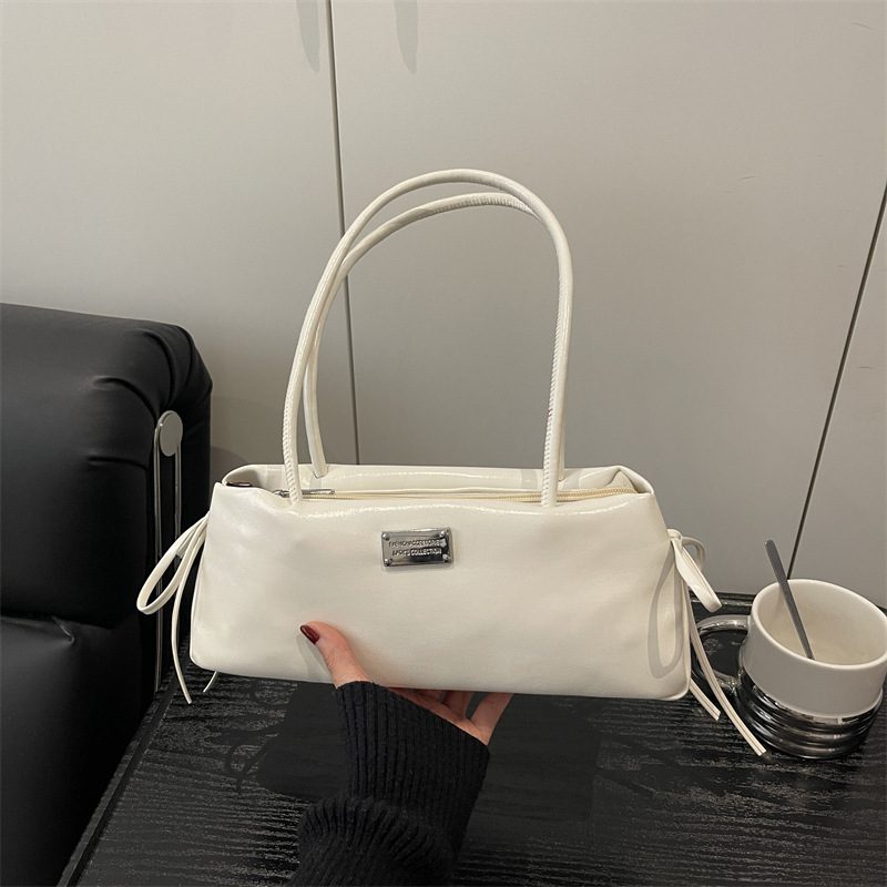 Versatile Shoulder Tote Bag with Messenger Style view 3