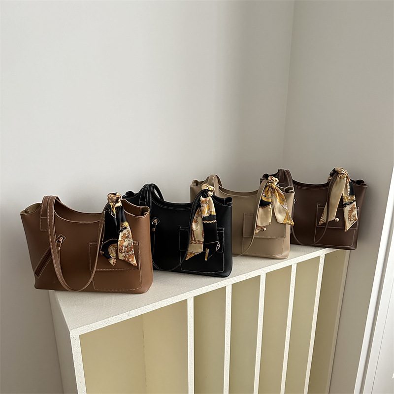 Casual Large Capacity Commuter Tote Bag