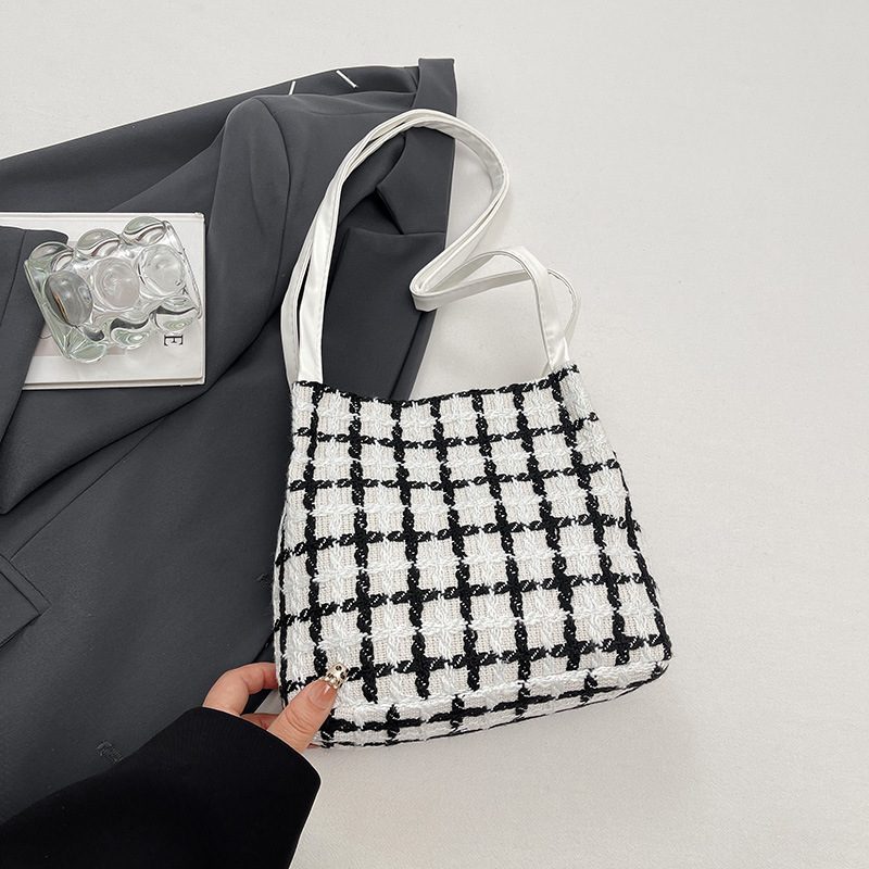 Plaid Minimalist Shoulder Tote Bag view 3