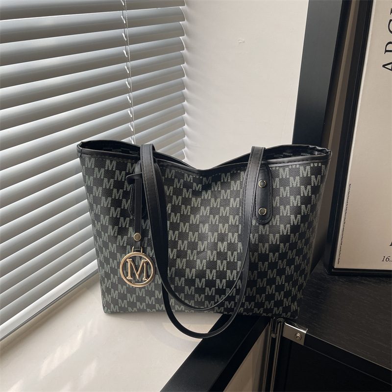 Casual Commuter Large Tote Bag view 3