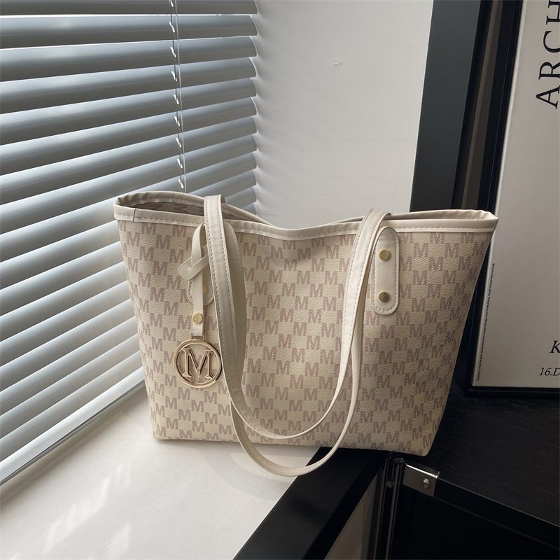 Casual Commuter Large Tote Bag view 4