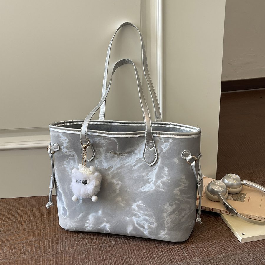 Chic Large Capacity Shoulder Underarm Tote Bag view 2