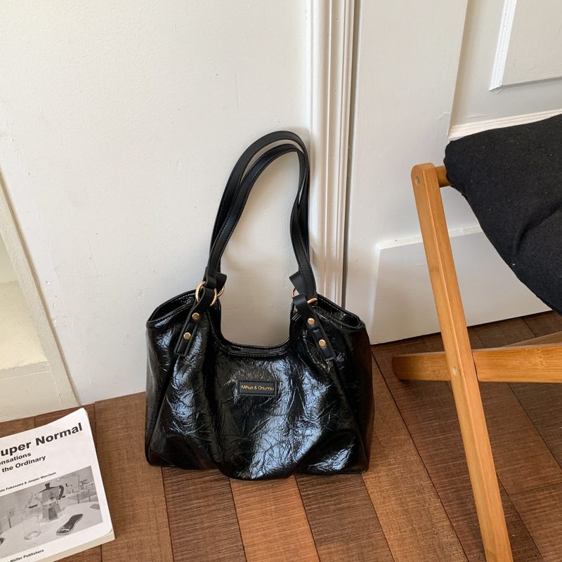 Retro Minimalist Large Capacity Shoulder Tote Bag view 4