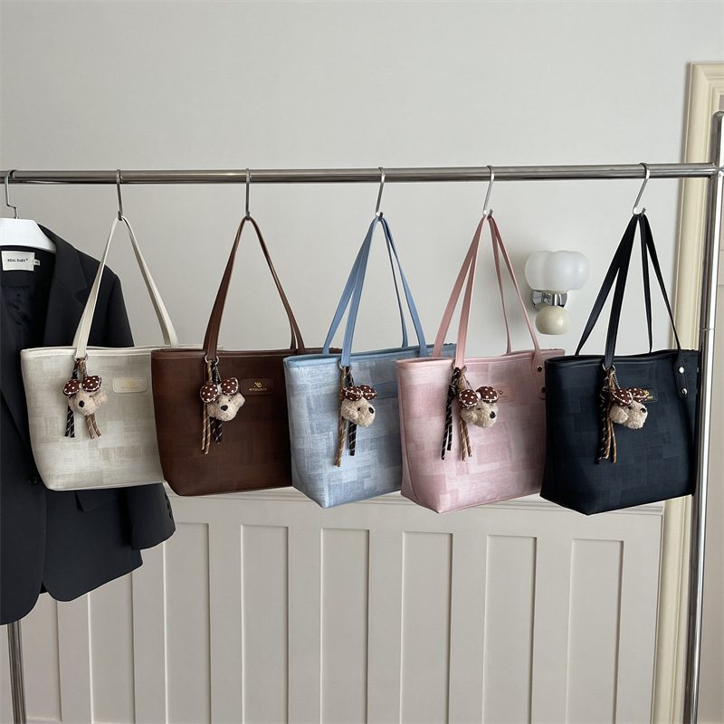 Retro Large-Capacity Commuter Tote