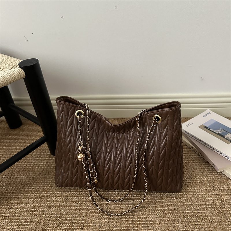 French Minimalist Large-Capacity Commuter Tote view 2