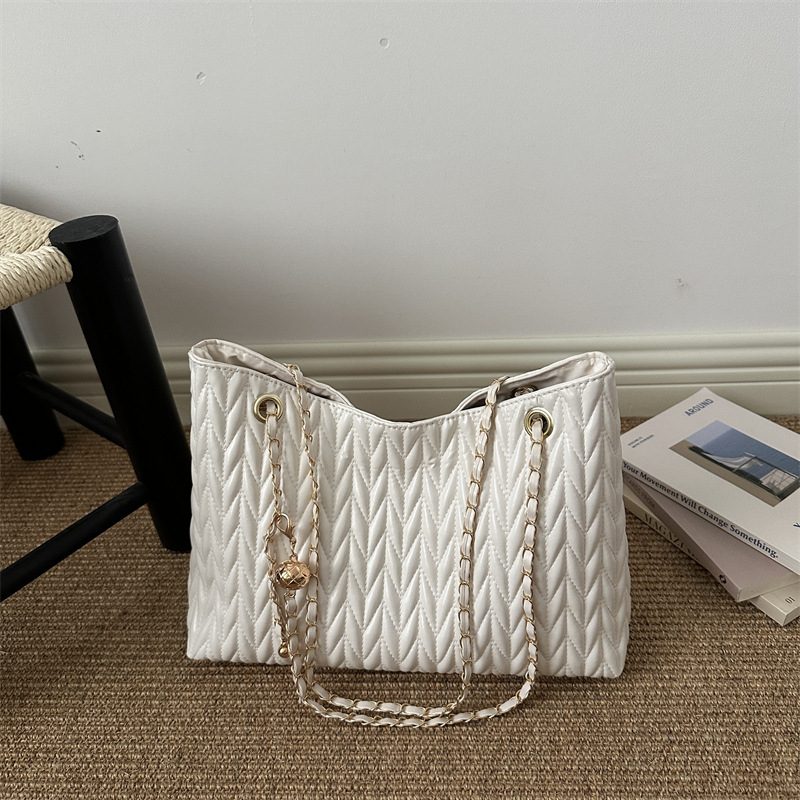 French Minimalist Large-Capacity Commuter Tote view 3