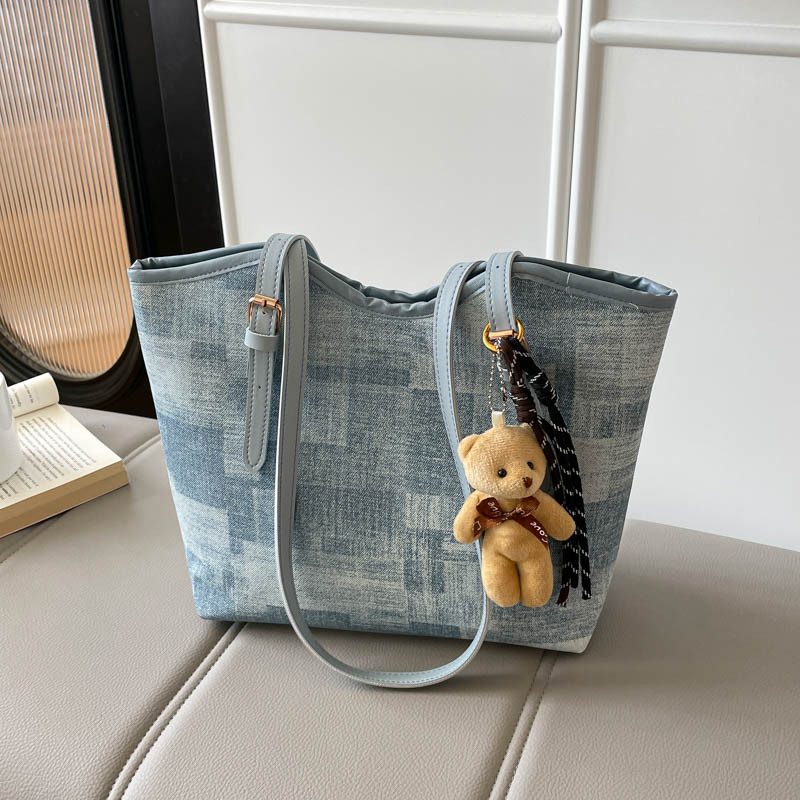 Large Capacity Commuter Shoulder Tote Bag view 6