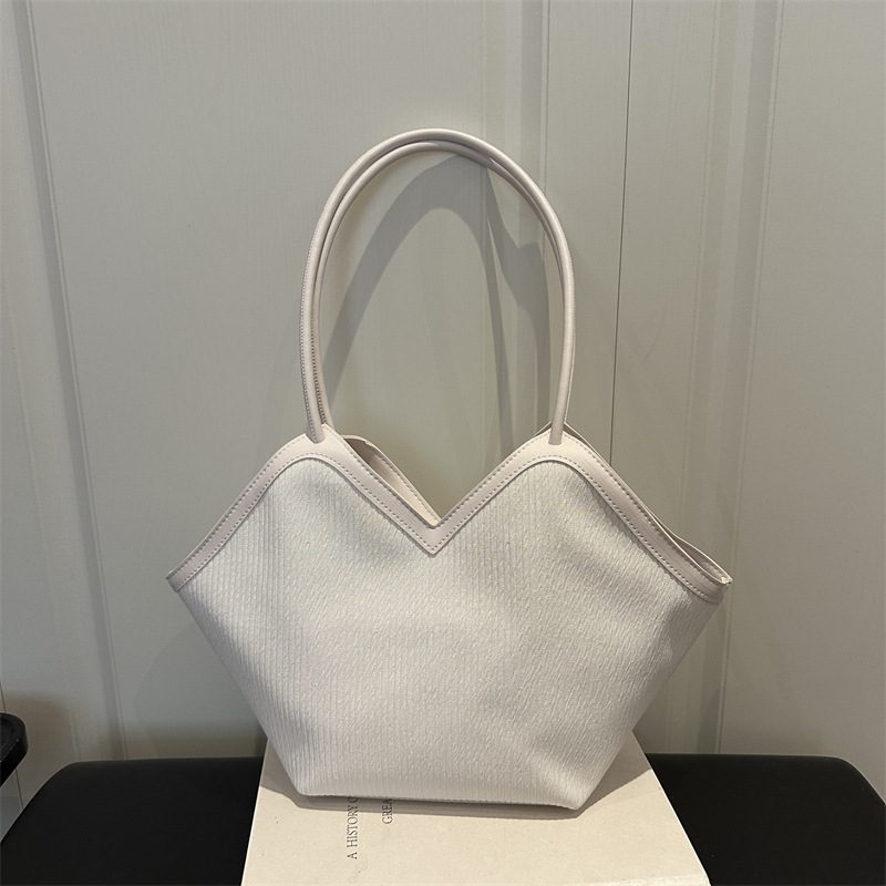 Woven Straw Large Capacity Tote Bag view 2