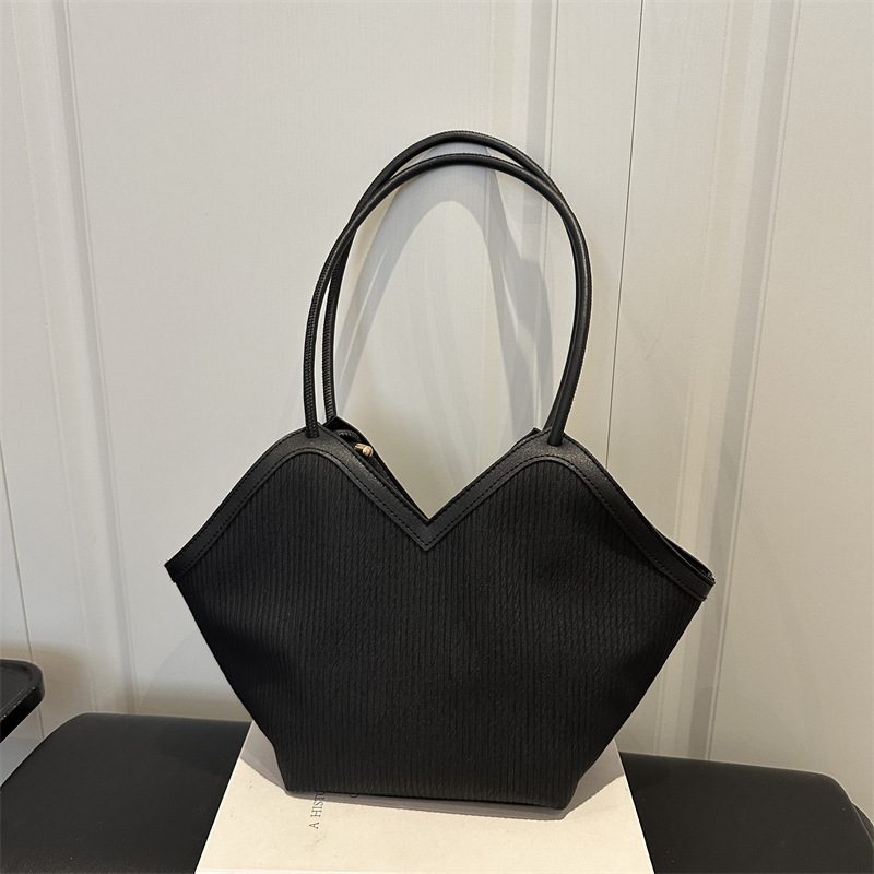 Woven Straw Large Capacity Tote Bag view 3