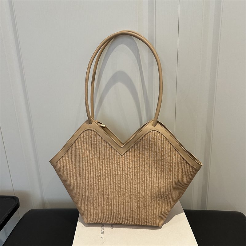 Woven Straw Large Capacity Tote Bag view 4
