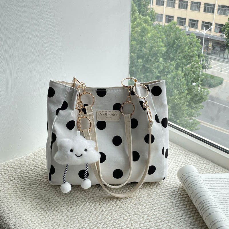 Sac cabas à pois et lien porté épaule view 8