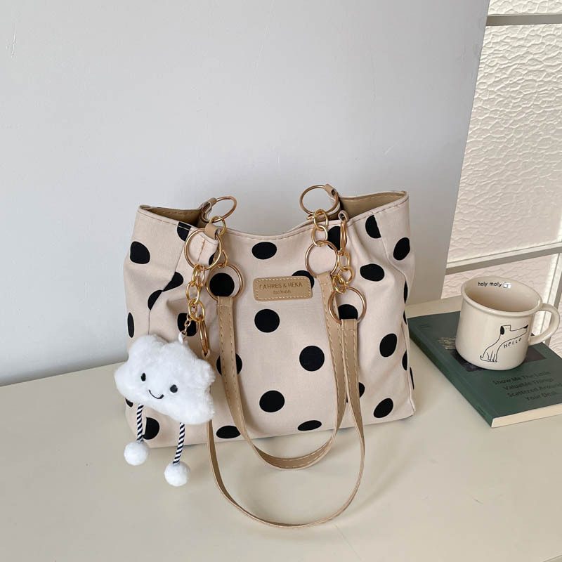 Sac cabas à pois et lien porté épaule view 9