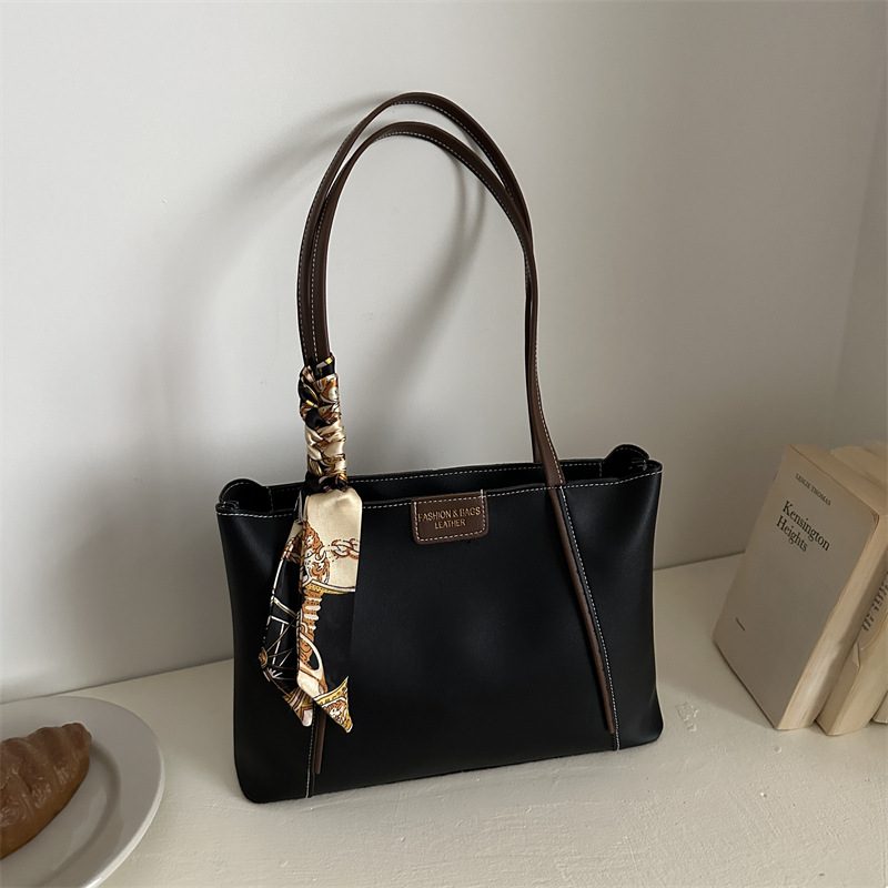 Light Luxury Top-Handle Tote Shoulder Bag view 4