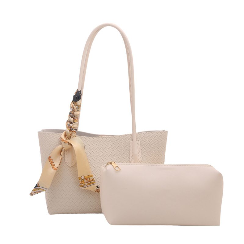Grand sac cabas minimaliste porté épaule view 6