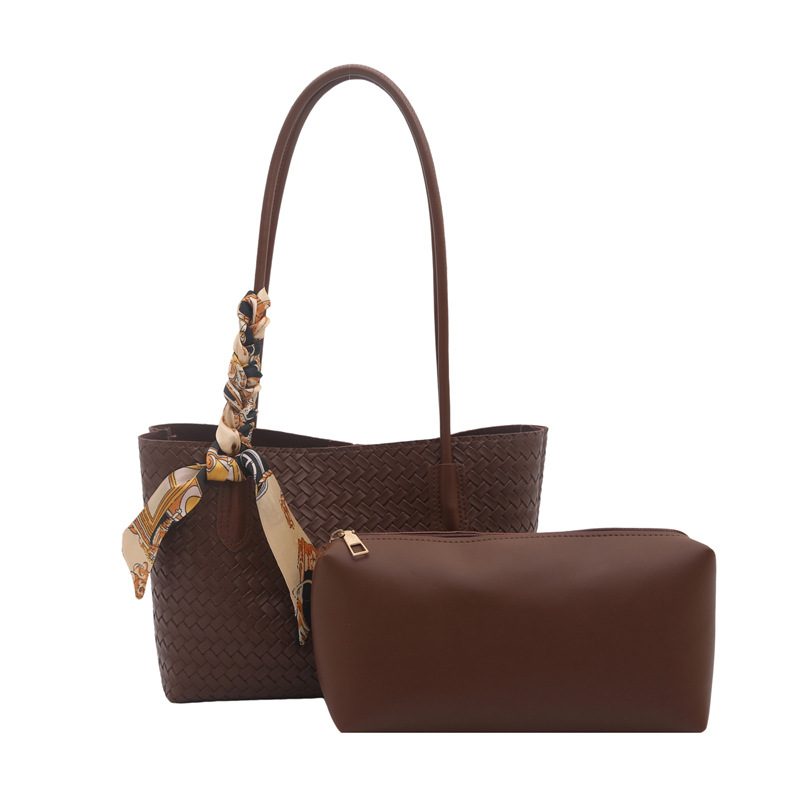 Grand sac cabas minimaliste porté épaule view 9